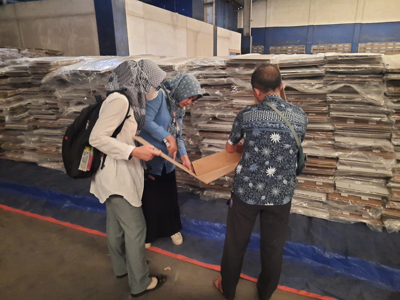 Awasi Logistik Sesuai Kententuan