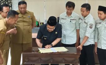 Pj Bupati Tanda Tangani NPHD Pemilihan 2024